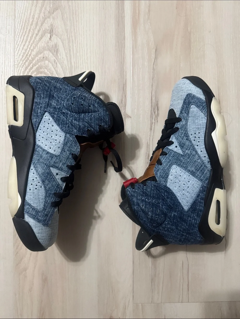 Air Jordan 6 Retro Men High-Top Sneakers in washed denim/ black sail